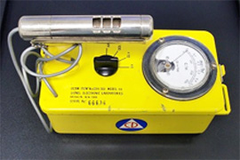 イメージ01：放射線測定器：ガイガーカウンターCDV-７００